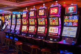 n33 mobile browser gaming session showing live casino lobby on a Philippine player's smartphone